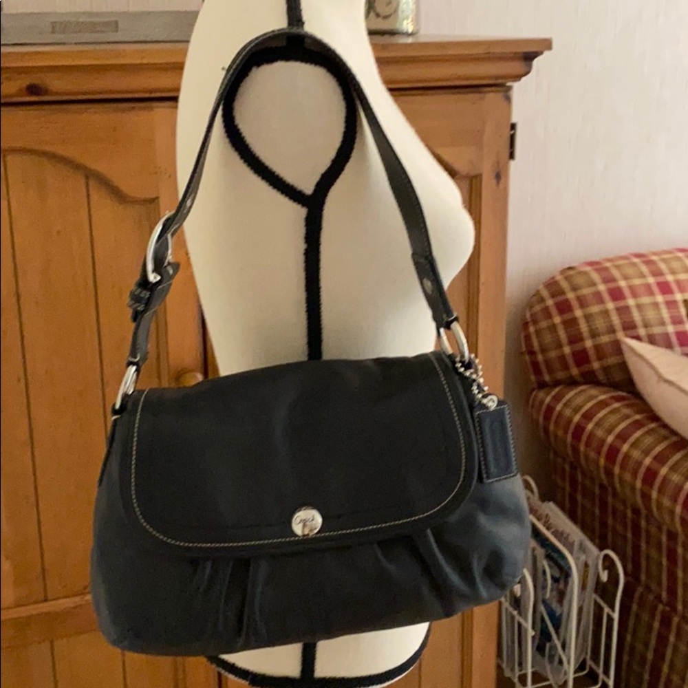 Coach leather shoulder bag
